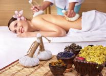 Kräuter Thai Massage